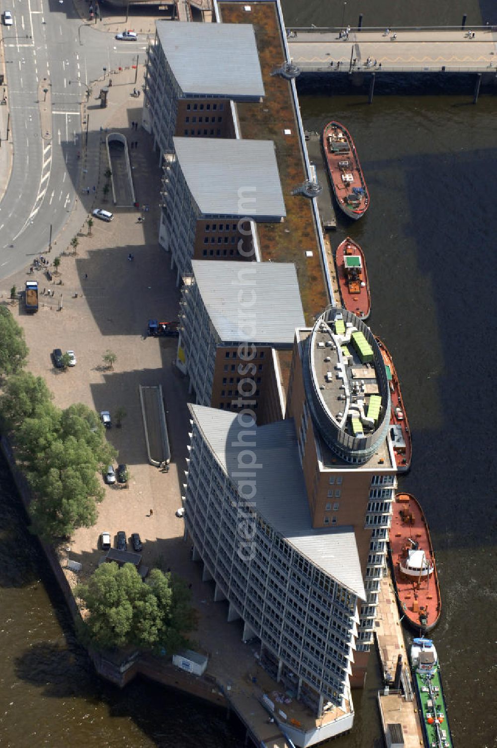 Aerial photograph Hamburg - Office Building at the street Am Sandtorkai in the Hafencity district Hamburg