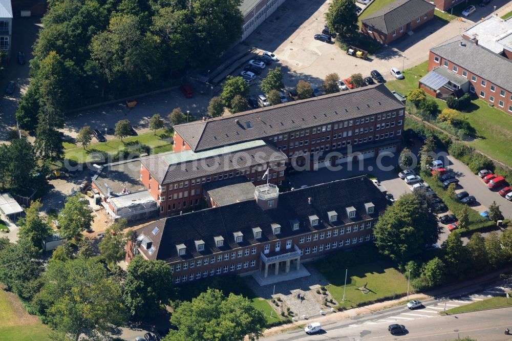 Aerial image Kiel - Office building and seat of the Water- and Shipping offices North in Kiel in the state of Schleswig-Holstein. The multi-part administrative building is located on the Kiellinie street