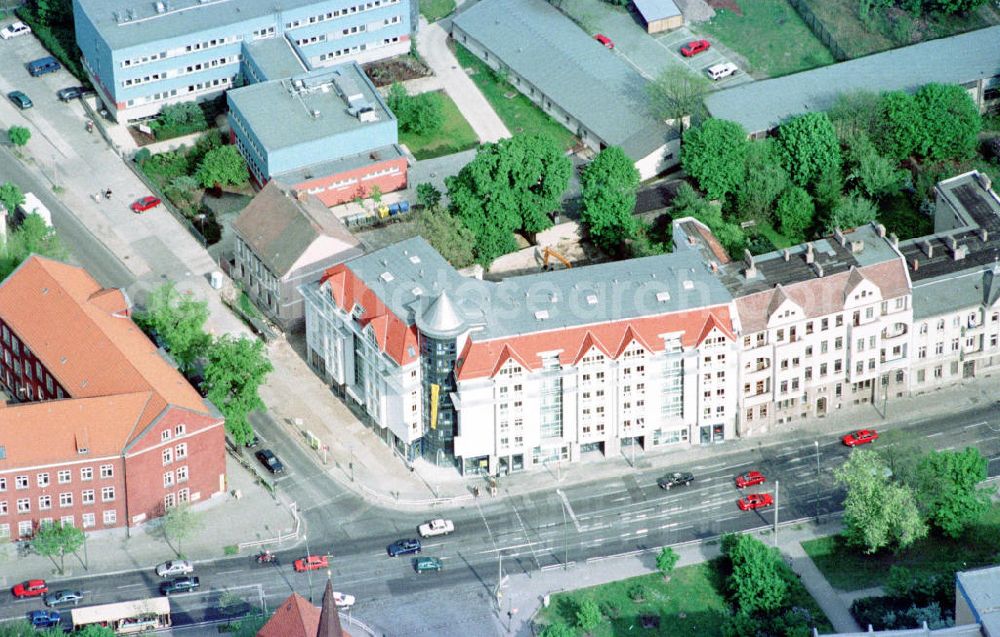 Berlin - Lichtenberg from above - Bürohaus Alfred-Kowalke-Str / Str. am Tierpark in Berlin-Lichtenberg.