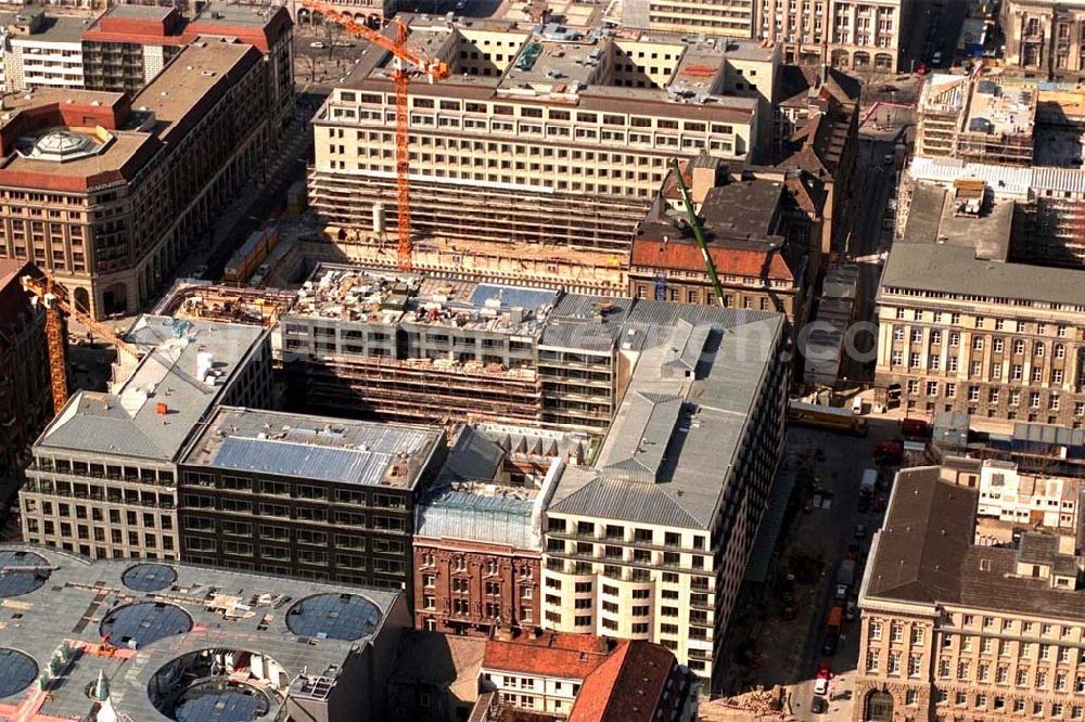 Aerial image Berlin - Bürohaus- und Hotelnbau am Quartier 207