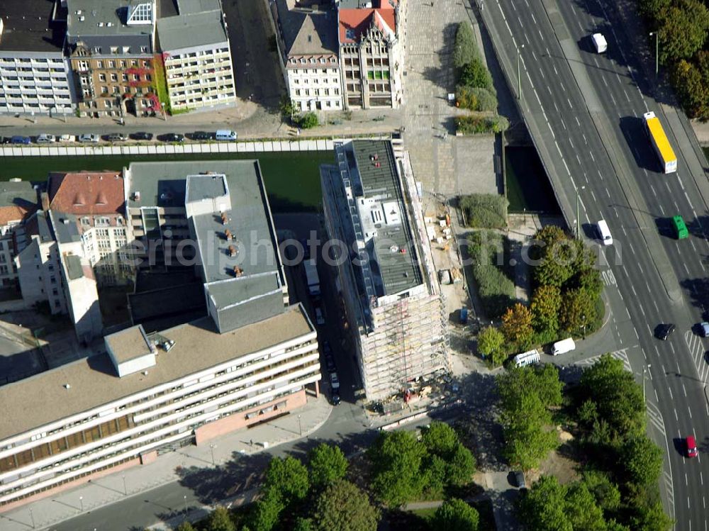 Aerial image Berlin - 07.10.2004 Blick auf das Bürohaus am Auswärtigen Amt am Spittelmarkt . Kleine Kurstraße 15-17 in Berlin-Mitte.