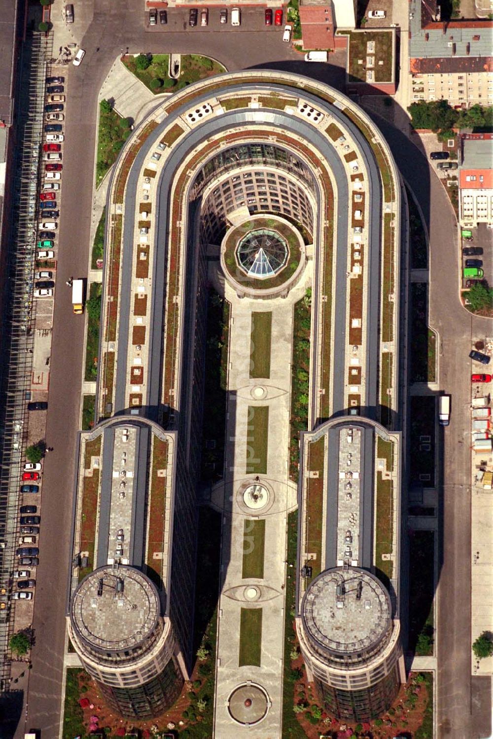 Berlin-Moabit from above - Bürohaus Spreebogen in Berlin-Moabit.