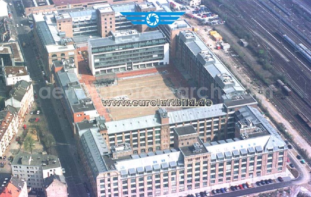 Frankfurt am Main from above - Bürohauskomplex Galluspark in Frankfurt / Main.