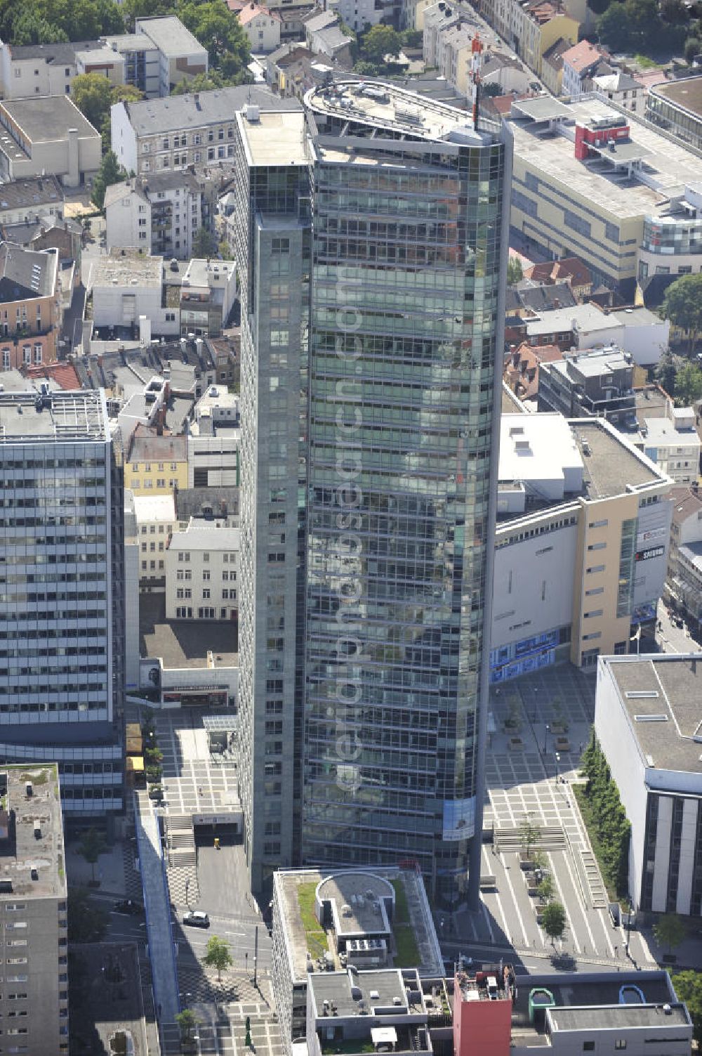 Offenbach am Main from the bird's eye view: City Tower skyscraper office biuling in Offenbach