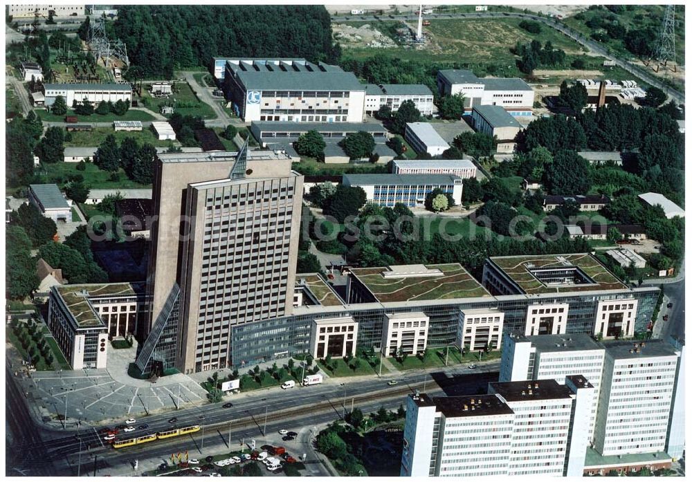 Aerial image Berlin - Marzahn - Bürohochhaus Pyramide in Marzahn / Rhinstr.