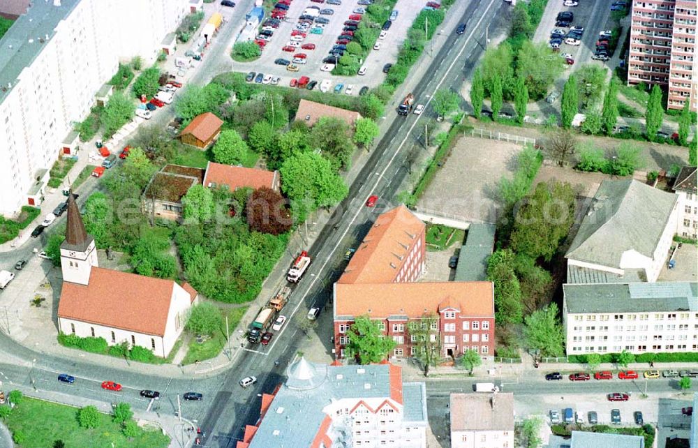 Aerial image Berlin-Lichtenberg - Bürohäuser im Bereich Straße am Tierpark / A.-Kowalke-Straße in Berlin-Lichtenberg.