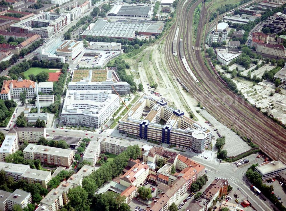 München from the bird's eye view: Bürokomplex Einstein 1 und 2 der HVB - Projekt GmbH an der Grillparzer Straße in München - Haidhausen.