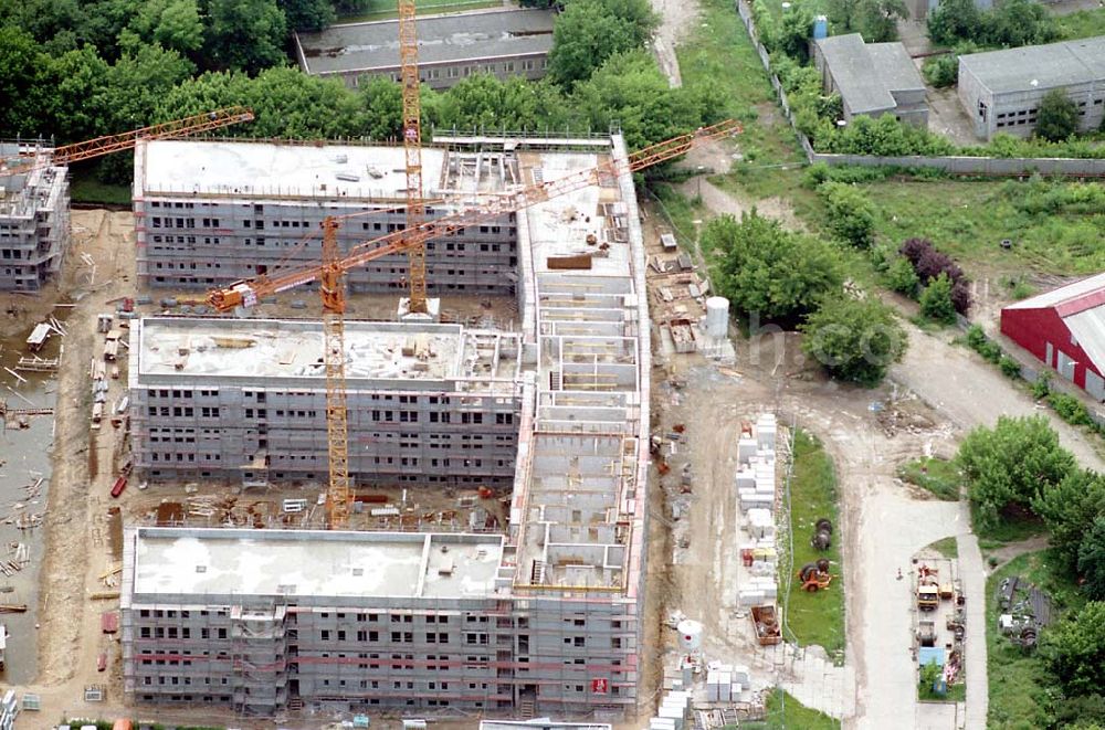 Berlin Hohenschönhausen from the bird's eye view: 25.06.1995 Bürokomplexbau Hohenschönhausen am Obersee