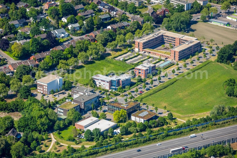 Aerial photograph Gelsenkirchen - Office park Schloss Berge and revenue office North of federal motorway A2 in Gelsenkirchen in the state of North Rhine-Westphalia