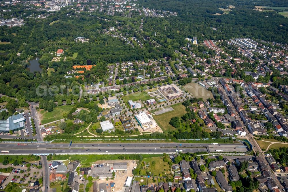 Aerial photograph Gelsenkirchen - Revenue office North of federal motorway A2 in Gelsenkirchen in the state of North Rhine-Westphalia