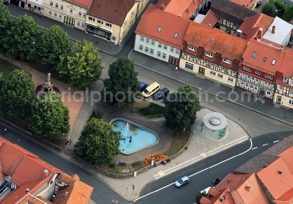 Aerial image Heilbad Heiligenstadt - Fountain and memorial by the side of the road Lindenallee in heilbad Heiligenstadt in Thuringia