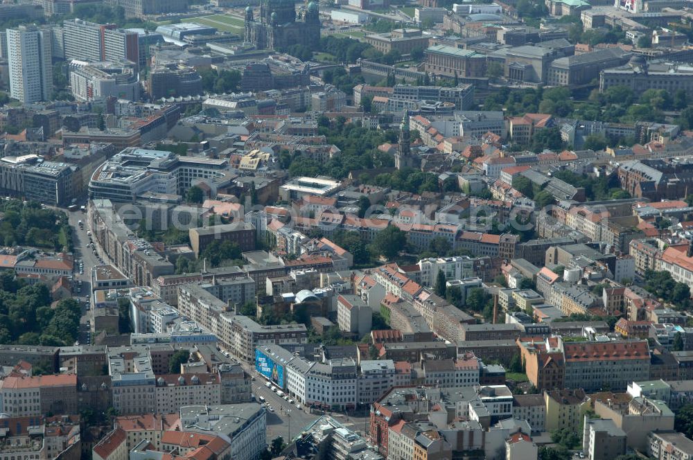 Aerial image Berlin - Blick auf die Wohngebiete an der Brunnenstrasse / Torstrasse in 10119 Berlin - Mitte am Rosenthaler Platz. View of the residential areas to the well Street Torstrasse in 10119 Berlin - Mitte on Rosenthaler Platz.