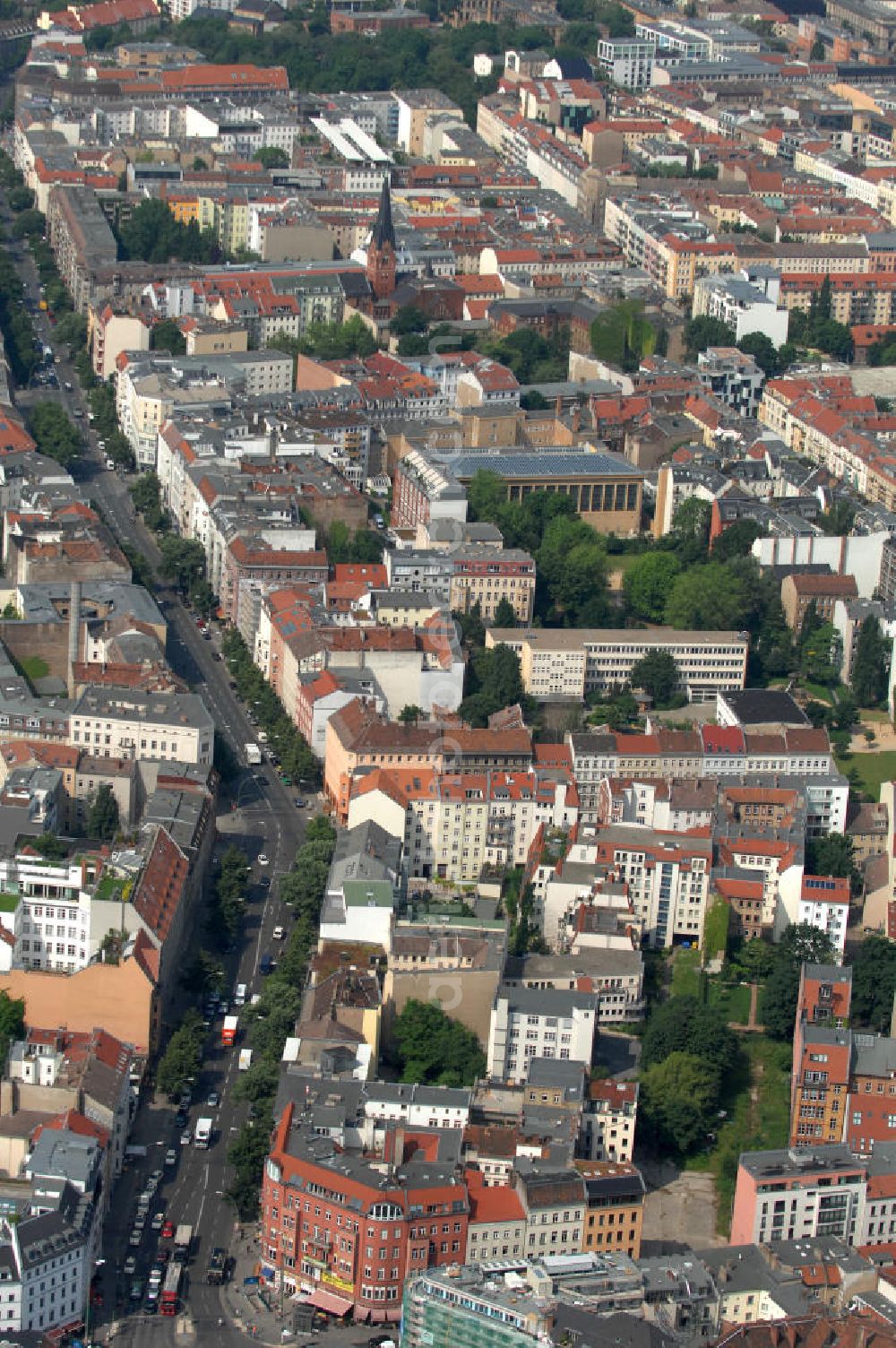 Aerial photograph Berlin - Blick auf die Wohngebiete an der Brunnenstrasse / Torstrasse in 10119 Berlin - Mitte am Rosenthaler Platz. View of the residential areas to the well Street Torstrasse in 10119 Berlin - Mitte on Rosenthaler Platz.