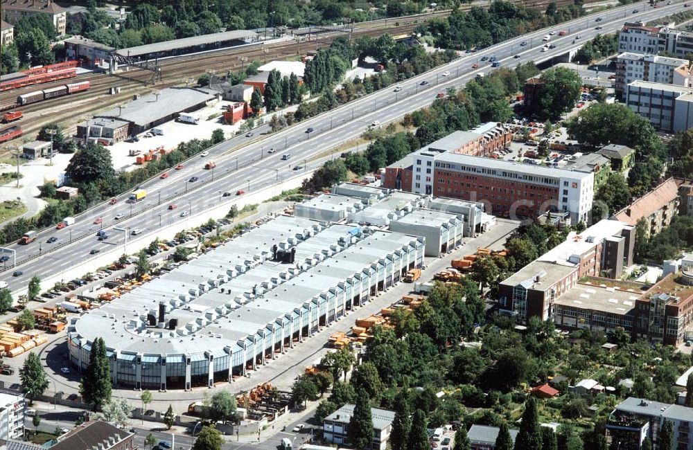 Aerial photograph Berlin - Tempelhof - BSR-Hof an der Ringbahnstraße in Berlin-Tempelhof.