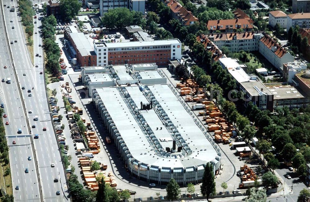 Berlin - Tempelhof from above - BSR-Hof an der Ringbahnstraße in Berlin-Tempelhof.