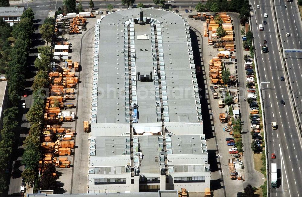 Aerial photograph Berlin - Tempelhof - BSR-Logistikzentrum an der Ringbahnstraße in Berlin - Tempelhof.