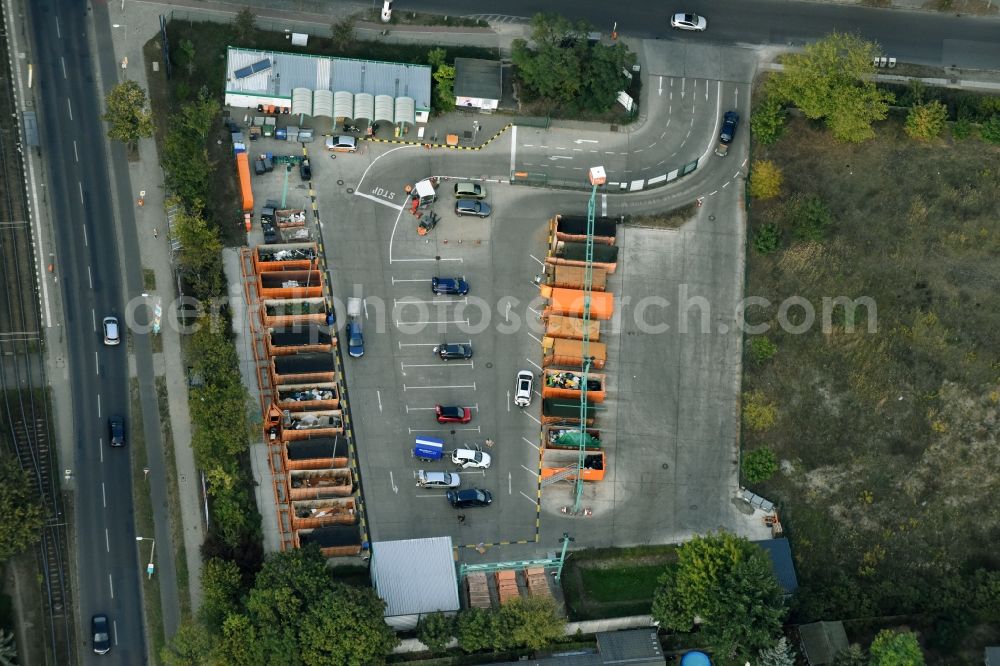 Aerial image Berlin - BSR recycling yard at the street Rahsdorfer Strasse of the Berlin city cleaning company in the district Mahlsdorf of Berlin