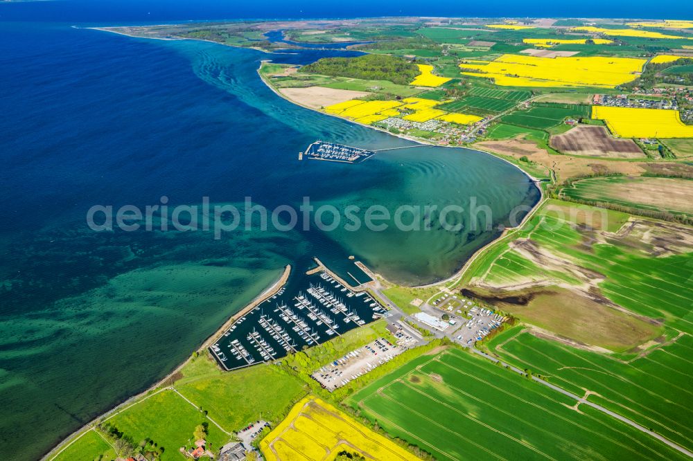 Aerial image Gelting - Water surface at the bay along the sea coast Flensburger Fjoerde in Gelting in the state Schleswig-Holstein, Germany