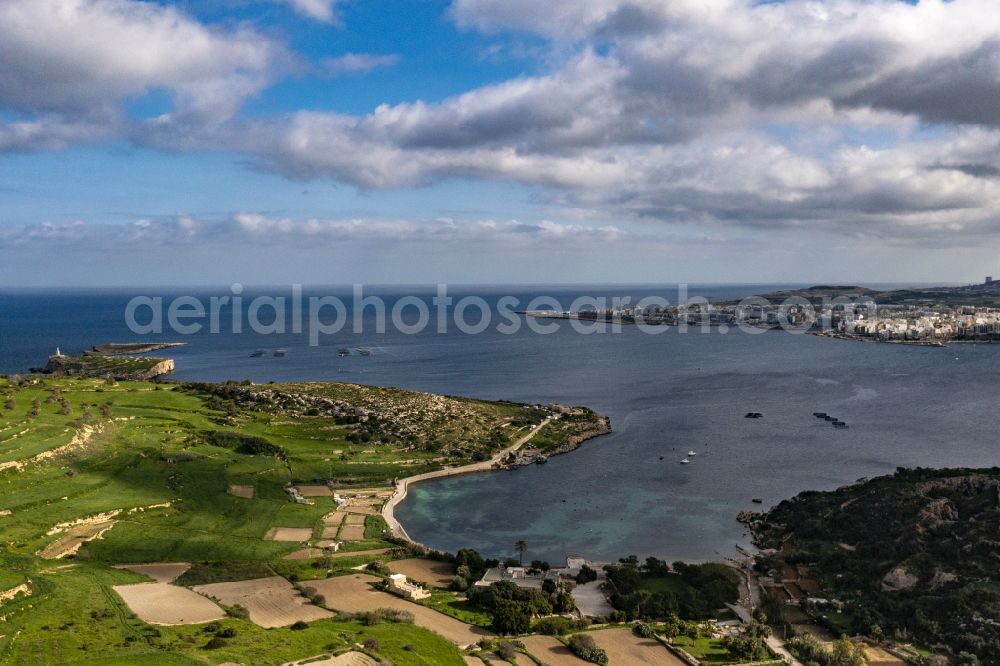 Aerial photograph Il-Mistra - Water surface at the bay along the sea coast of the Mediterranean in Il-Mistra in Mistra Bay Beach, Malta