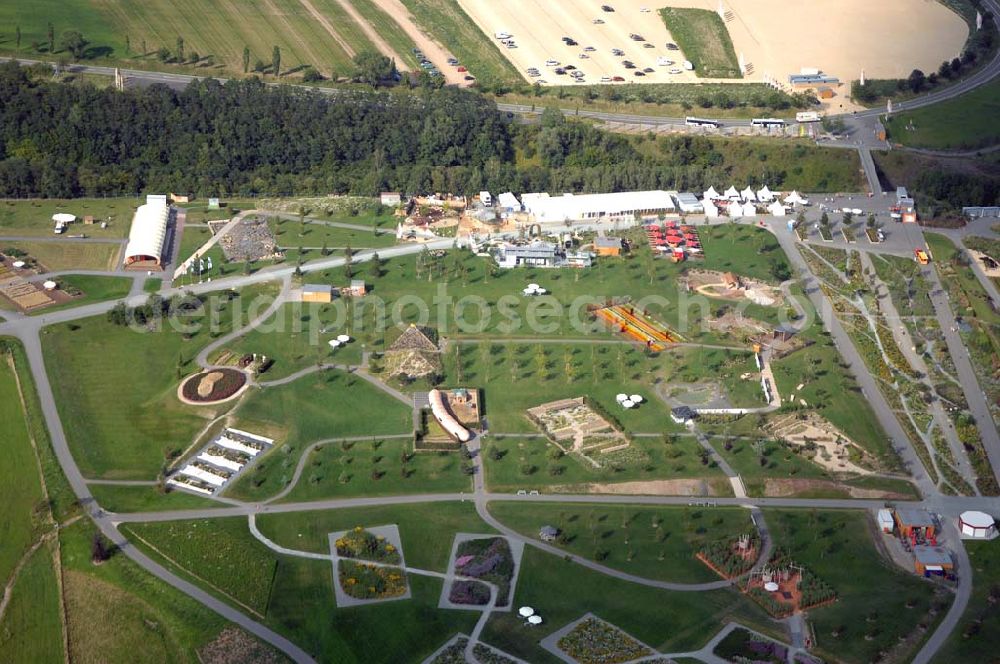 Ronneburg from above - . Das 124 Hektar große Areal liegt am Rande des ehemaligen Uranerz-Abbaugebietes der Wismut. Am 27. April 2007 wurde in Ronneburg und in Gera die erste Bundesgartenschau eröffnet, die an zwei Standorten zugleich stattfindet. Sie wird noch bis zum 14. Oktober 2007 andauern.