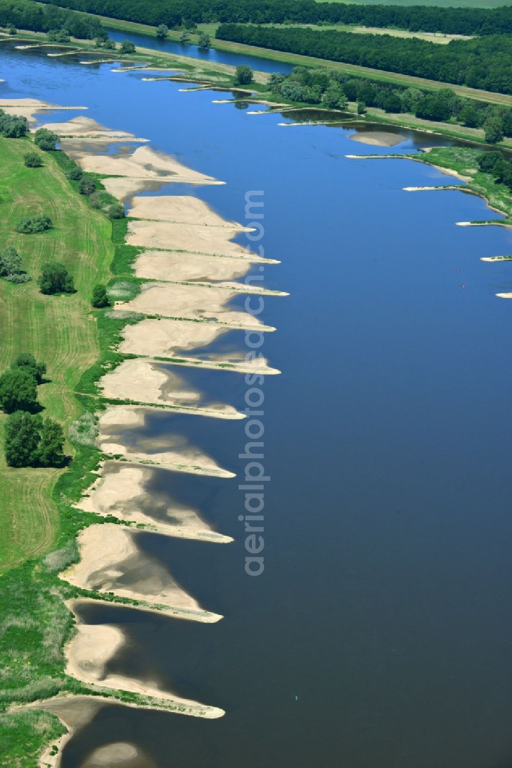 Hansestadt Werben (Elbe) from the bird's eye view: Groyne head of the river course der Elbe near Hansestadt Werben (Elbe) in the state Saxony-Anhalt