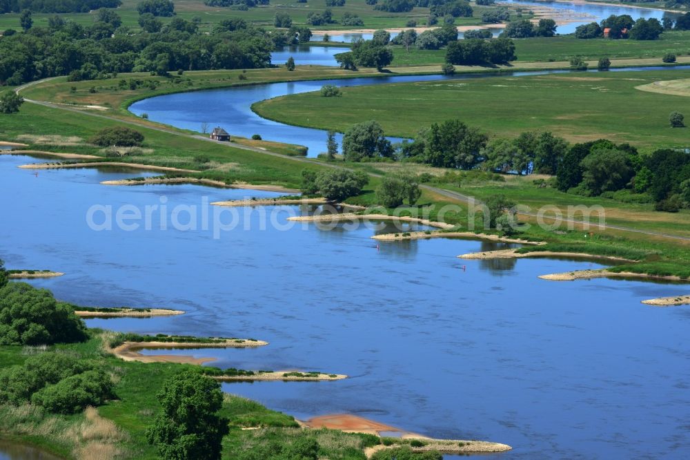 Aerial photograph Hansestadt Werben (Elbe) - Groyne head of the river course am Ufer der Elbe in Hansestadt Werben (Elbe) in the state Saxony-Anhalt