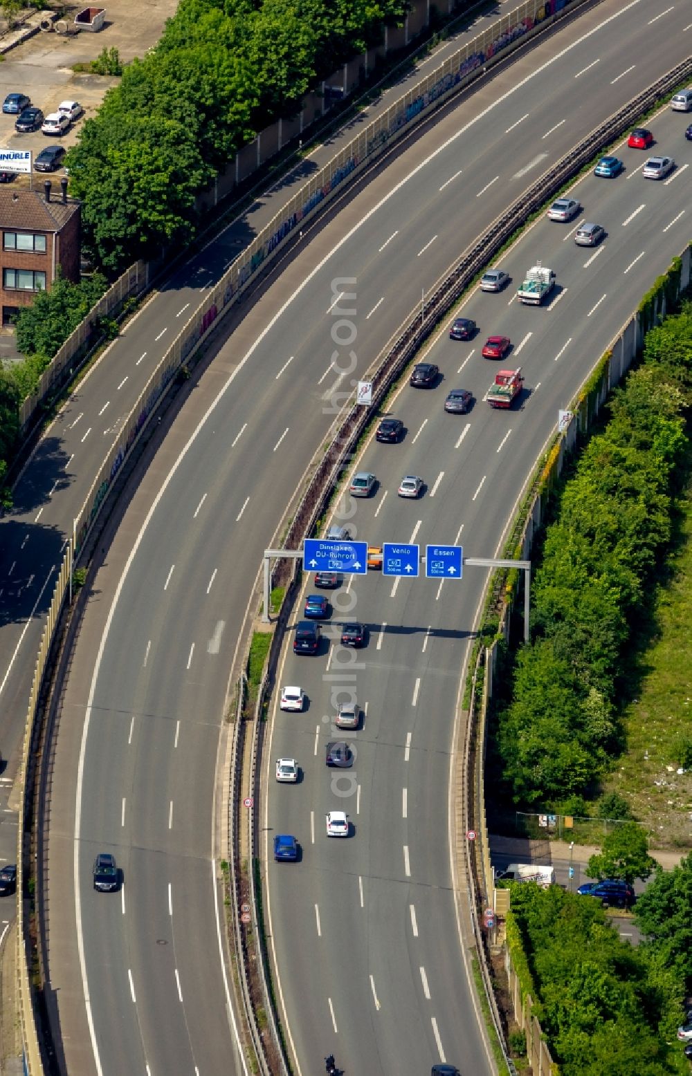 Aerial image Duisburg - View of the federal motorway A59 in Duisburg in the state North Rhine-Westphalia