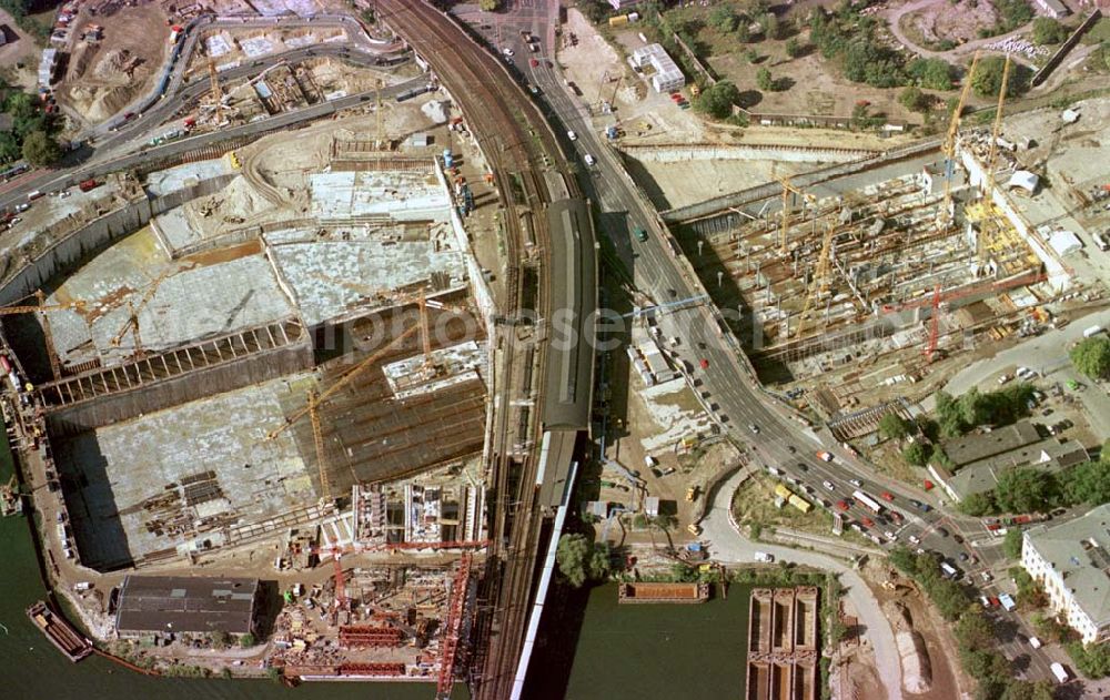 Aerial photograph Berlin-Tiergarten - Bundesbauten am Lehrter Bahnhof im Tiergarten.