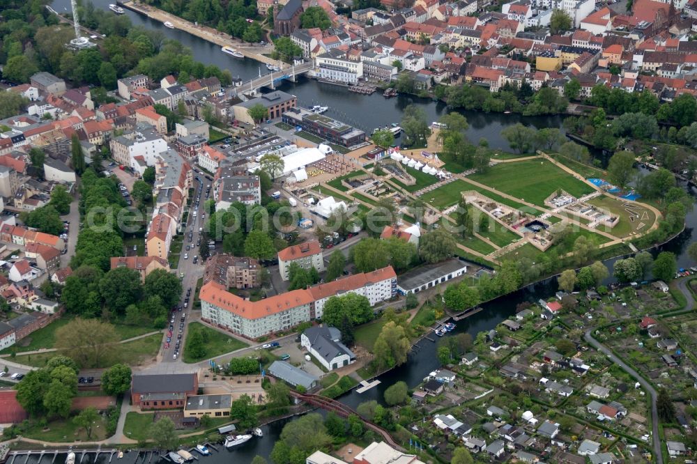 Aerial image Brandenburg an der Havel - View the site of the Bundesgartenschau 2015 in the Pack Court in Brandenburg an der Havel in the state Brandenburg