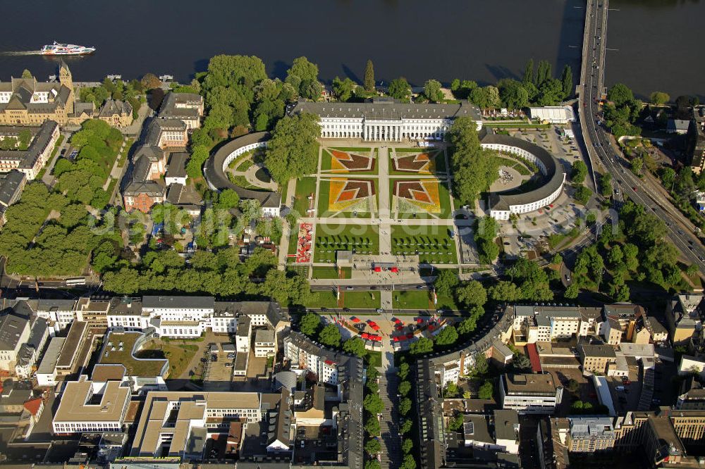 Koblenz from the bird's eye view: Gelände, hier das Kurfürstlichen Schloss in Koblenz, der Bundesgartenschau Buga 2011 mit dem Motte Koblenz verwandelt. Koblenz of 15 April to 16 October 2011 hosted the National Garden Festival BUGA 2011th.