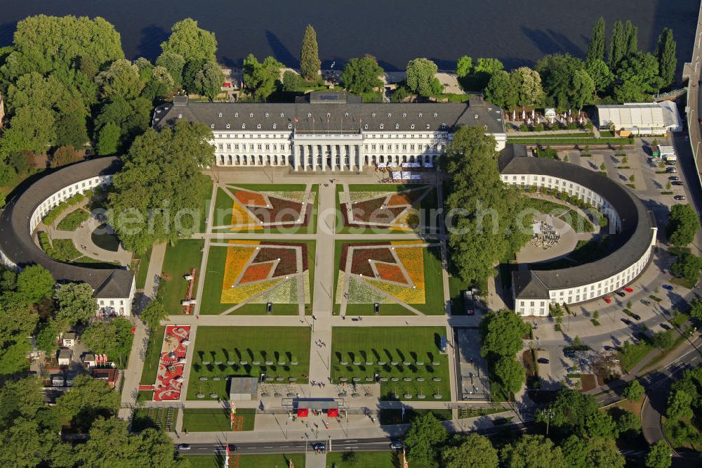 Aerial image Koblenz - Gelände, hier das Kurfürstlichen Schloss in Koblenz, der Bundesgartenschau Buga 2011 mit dem Motte Koblenz verwandelt. Koblenz of 15 April to 16 October 2011 hosted the National Garden Festival BUGA 2011th.