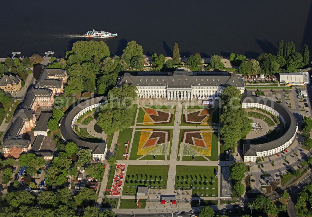 Aerial photograph Koblenz - Gelände, hier das Kurfürstlichen Schloss in Koblenz, der Bundesgartenschau Buga 2011 mit dem Motte Koblenz verwandelt. Koblenz of 15 April to 16 October 2011 hosted the National Garden Festival BUGA 2011th.