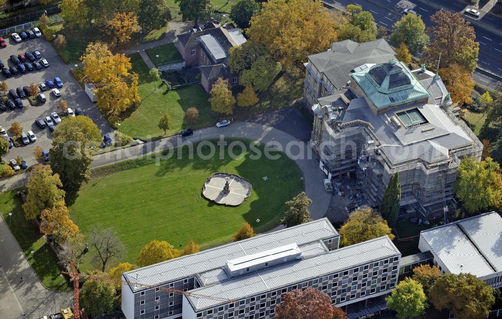 Karlsruhe from the bird's eye view: Der Bundesgerichtshof mit dem Hauptsitz im ehemaligen Erbgroßherzoglichen Palais und neueren Anbauten. Das oberste deutsche Gericht wurde 1950 gegründet. The Federal Court with its headquarters in the former Grand Duke Palace and newer additions.