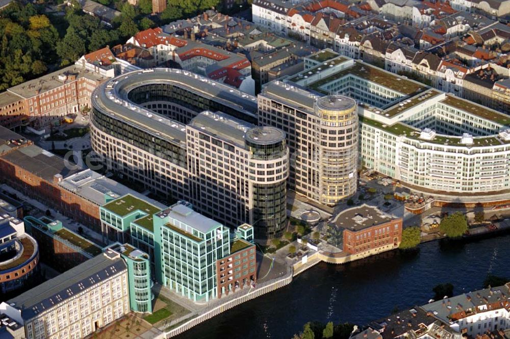 Berlin - Moabit from the bird's eye view: Bundesinnenministerium am Spreebogen.