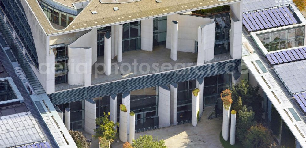 Aerial photograph Berlin - Blick auf das Portal am Bundeskanzleramt im Berliner Regierungsviertel am Reichstag. View of the Federal Chancellery in Berlin's government district around the Reichstag.