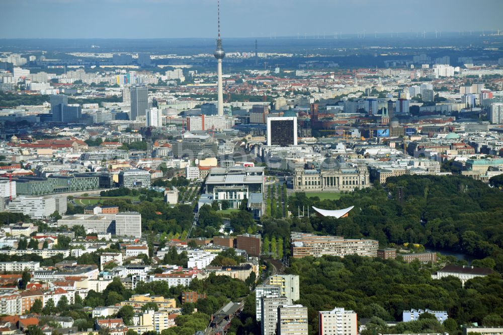 Berlin from the bird's eye view: Federal Chancellery and government district on the river bank of the Spree in the district Tiergarten in Berlin, Germany