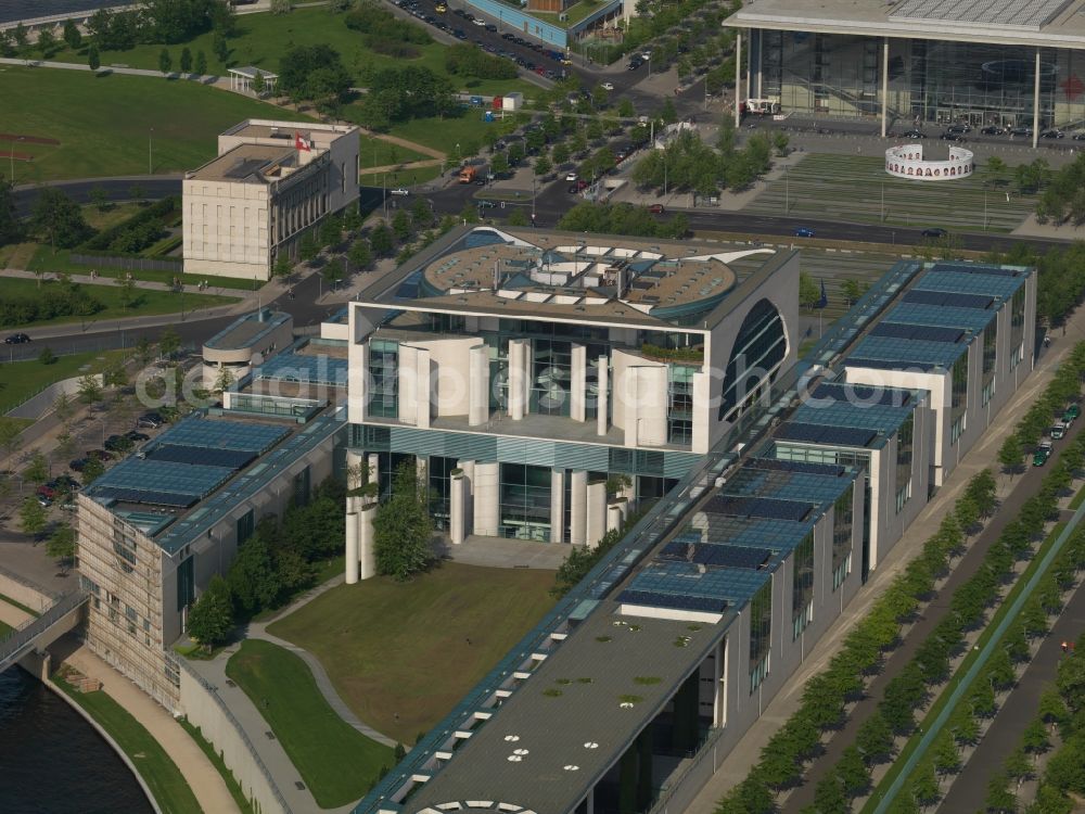 Berlin from the bird's eye view: Chancellor's Office in the government district on the banks of the River Spree in Berlin Tiergarten