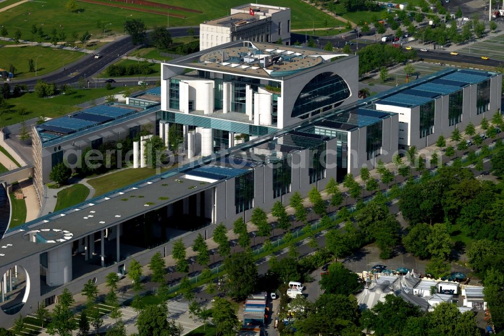 Aerial image Berlin - Chancellor's Office in the government district on the banks of the River Spree in Berlin Tiergarten