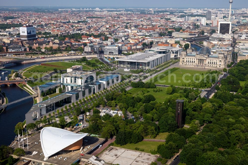 Berlin from above - Chancellor's Office in the government district on the banks of the River Spree in Berlin Tiergarten