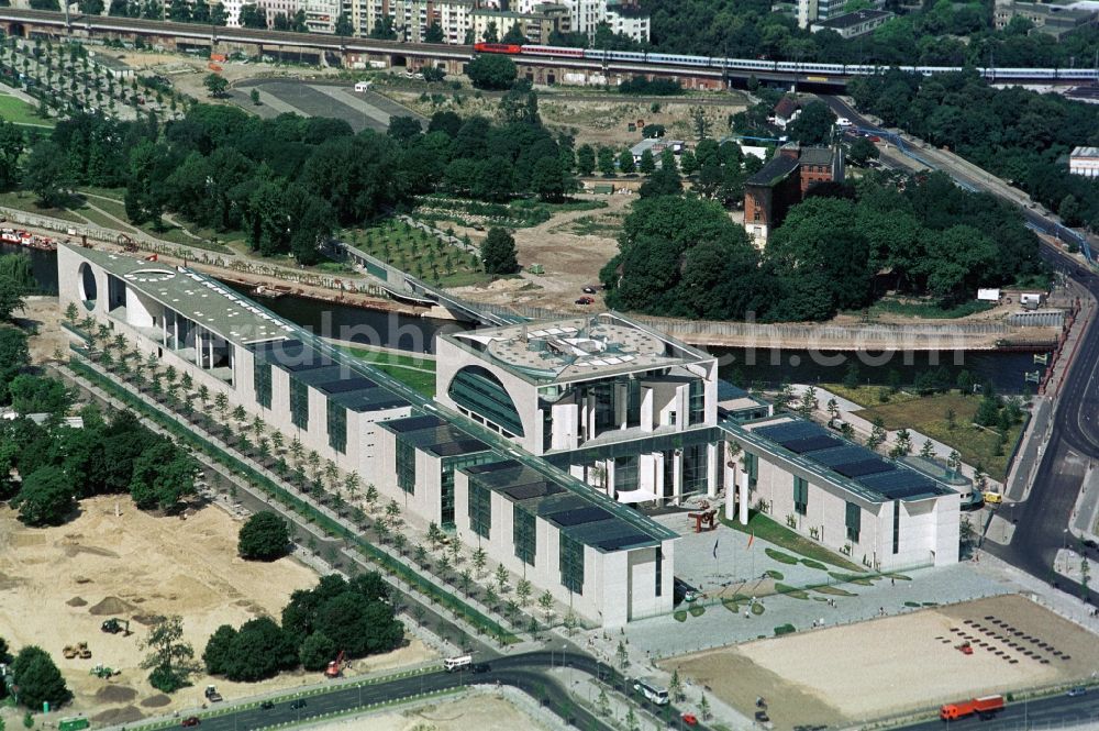 Berlin from the bird's eye view: Federal Chancellery between the Spree and Tiergarten Spree on the Berlin government district in the center of the German capital Berlin