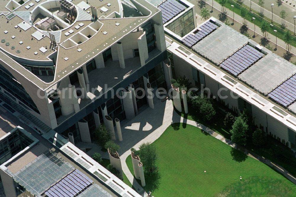 Berlin from the bird's eye view: Federal Chancellery between the Spree and Tiergarten Spree on the Berlin government district in the center of the German capital Berlin