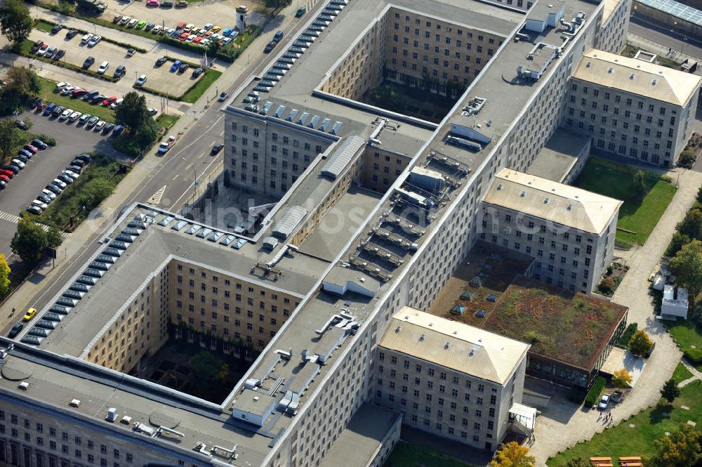 Berlin from above - Das Bundesminsterium der Finanzen in Berlin-Mitte unterstützt mit seiner Arbeit den Bundesfinanzminister. The Treasury Department Berlin Mitte works in cooperation with the minister for treasury.