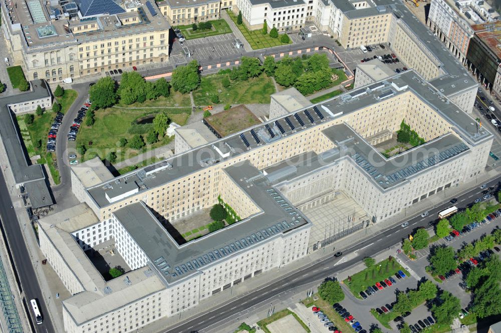 Berlin Mitte from the bird's eye view: Bundesministerium der Finanzen, ehemals Reichsluftfahrtministerium und spätere Haus der Ministerien der DDR, im Detlev-Rohwedder-Haus an der Wilhelmstraße 97 Ecke Leipziger Straße 5-7 in Berlin-Mitte. Federal Ministry of Finance, former Reich Air Transport Ministry / Ministry of Aviation and after the House of Ministeries of the GDR, in the Detlev-Rohwedder Building.