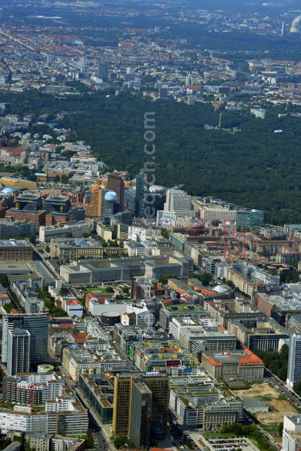 Aerial image Berlin - Federal Ministry of Finance, former Reich Air Transport Ministry / Ministry of Aviation and after the House of Ministeries of the GDR, in the Detlev-Rohwedder Building