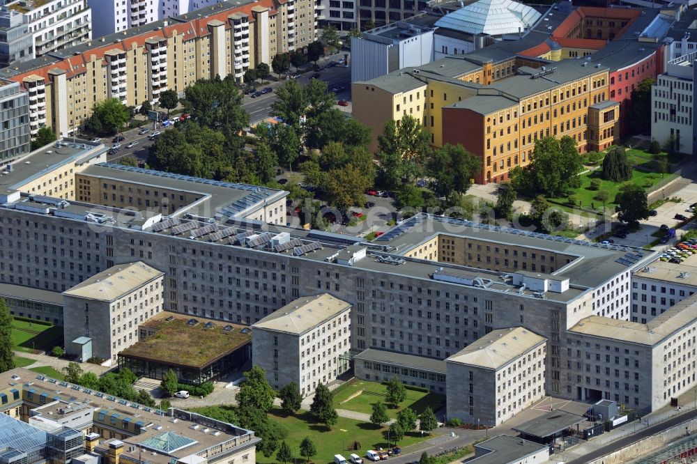 Berlin from above - Federal Ministry of Finance, former Reich Air Transport Ministry / Ministry of Aviation and after the House of Ministeries of the GDR, in the Detlev-Rohwedder Building