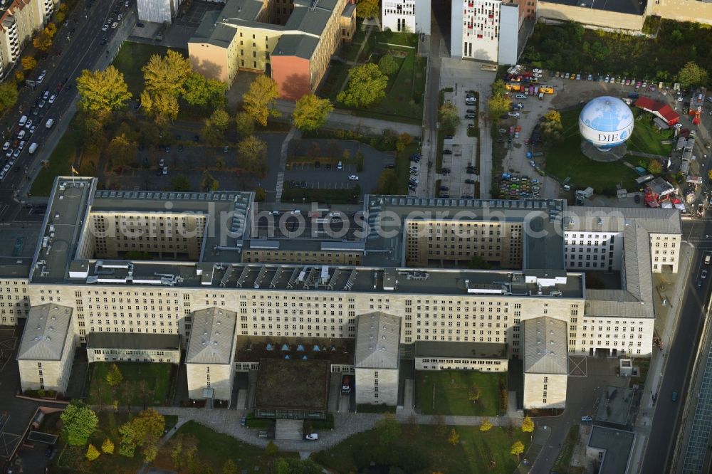 Aerial image Berlin - Federal Ministry of Finance, former Reich Air Transport Ministry / Ministry of Aviation and after the House of Ministeries of the GDR, in the Detlev-Rohwedder Building