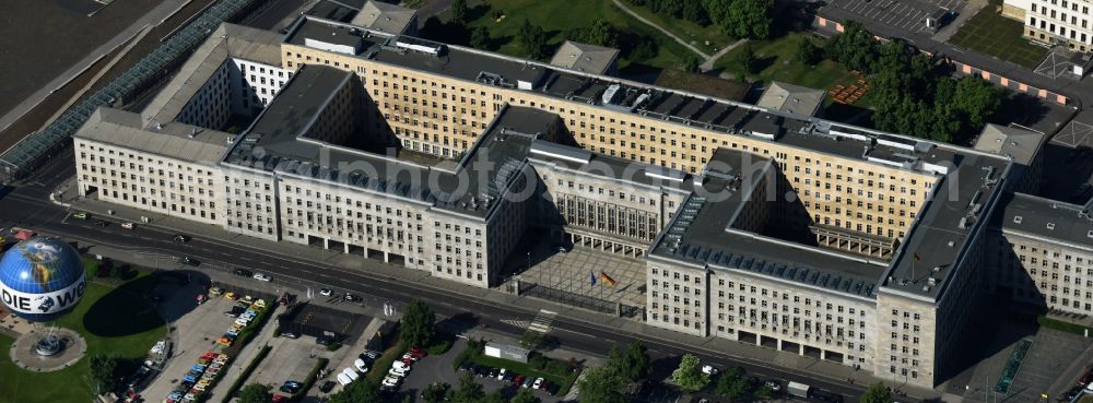 Berlin from above - Federal Ministry of Finance, former Reich Air Transport Ministry / Ministry of Aviation and after the House of Ministeries of the GDR, in the Detlev-Rohwedder Building