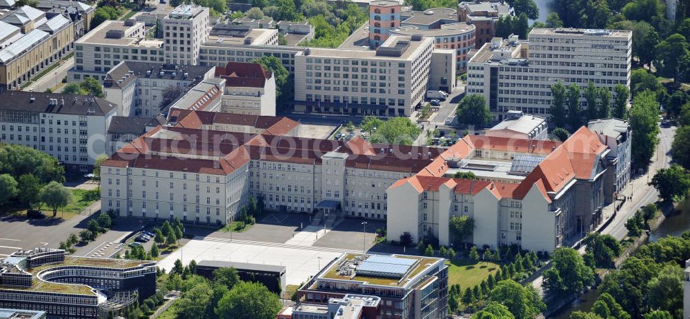 Berlin from above - Bundesministerium der Verteidigung im Bendlerblock an der Stauffenbergstraße in Berlin-Tiergarten. Ministry of Defence in the Bendlerblock at the Stauffenbergstrasse in the locality Tiergarten.