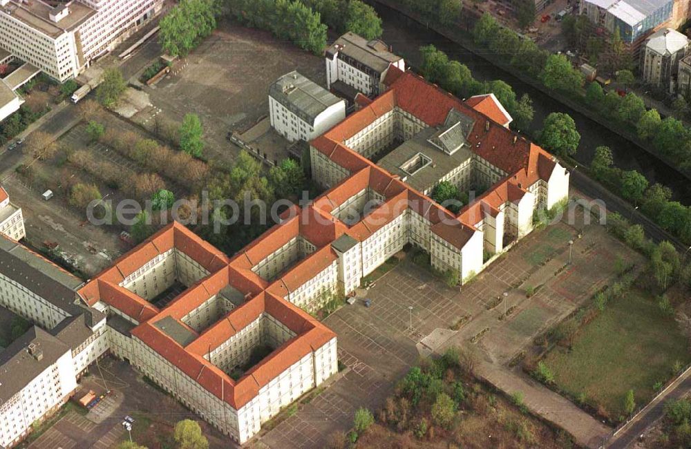 Aerial image Berlin - Bundesministerium für Verteidigung (Bendlerblock in der Stauffenbergstraße im Tiergarten)