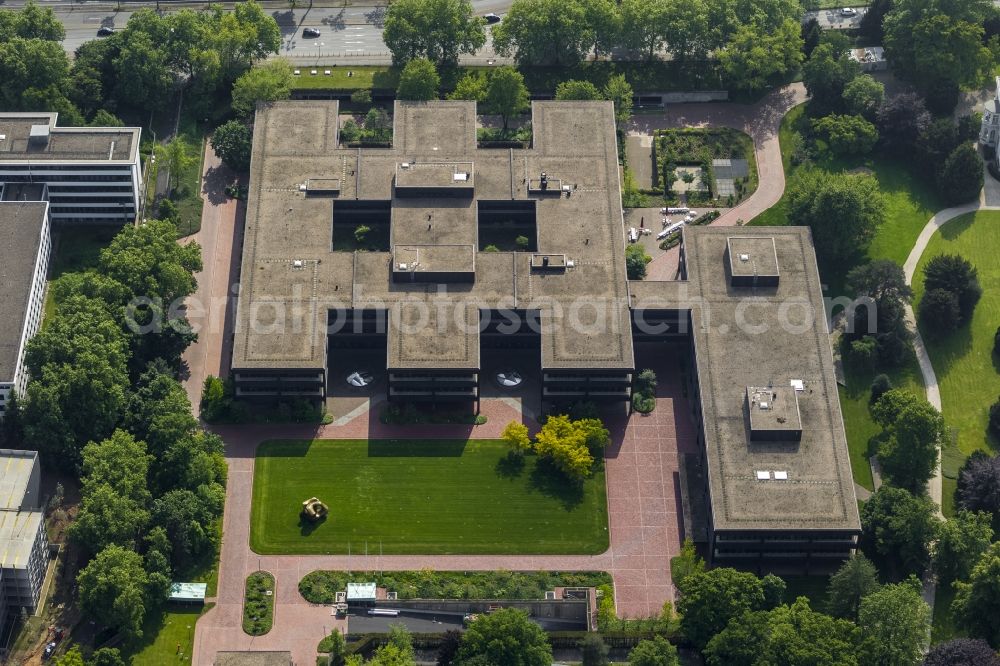 Bonn from the bird's eye view: Views of the Federal Ministry for Economic Cooperation and Development, the former Federal Chancellery in the Willy-Brandt-Allee in Bonn in North Rhine-Westphalia